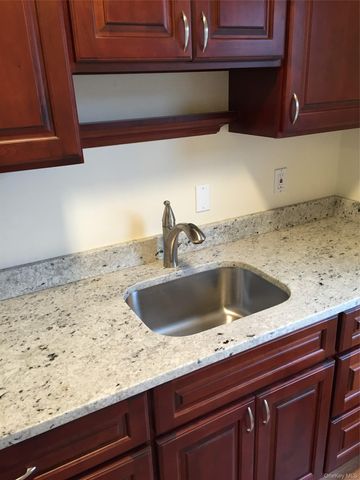 8 Parkway Terrace 2, Pleasantville, NY 10570