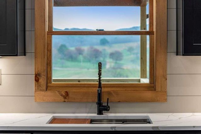 416 Windy Valley Trail, Blue Ridge, GA 30513