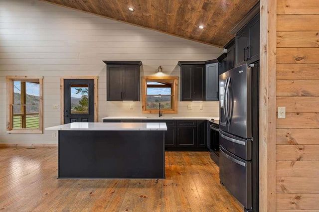 416 Windy Valley Trail, Blue Ridge, GA 30513