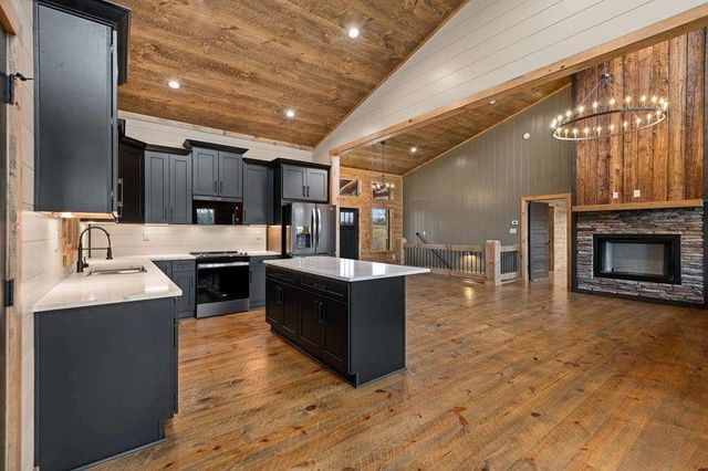 416 Windy Valley Trail, Blue Ridge, GA 30513