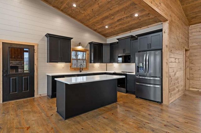 416 Windy Valley Trail, Blue Ridge, GA 30513