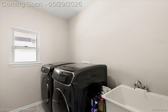 24428 Sheringham Drive, Lyon Charter Township, MI 48178