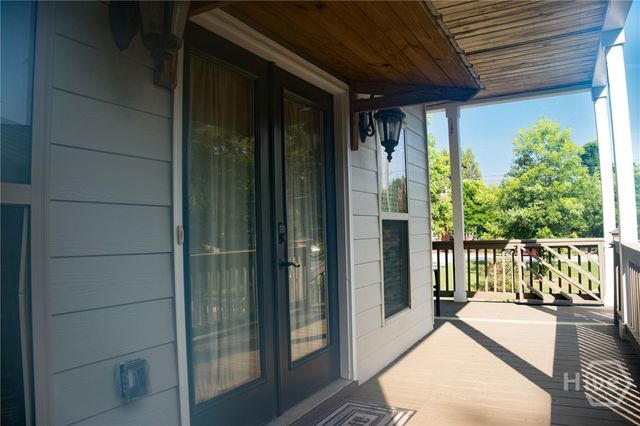 132 N Poplar Street, Athens, GA 30606