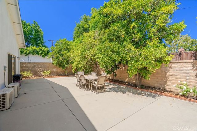 10228 Encino Avenue, Northridge, CA 91325