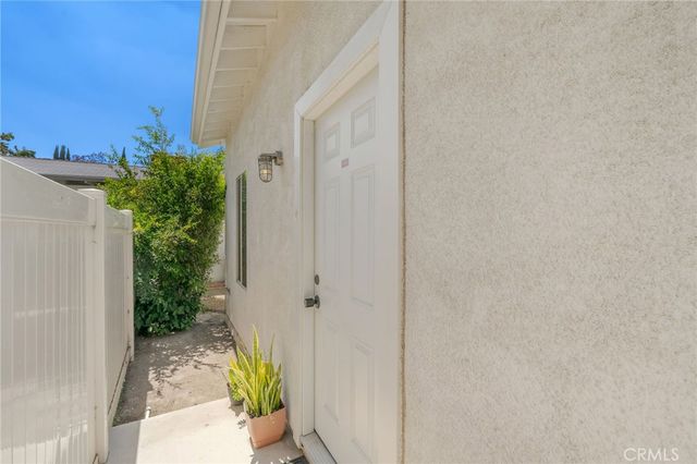 10228 Encino Avenue, Northridge, CA 91325