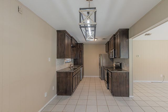 1015 Meadowlark Lane, Granbury, TX 76048