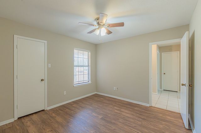 1015 Meadowlark Lane, Granbury, TX 76048