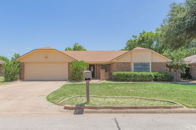1015 Meadowlark Lane, Granbury, TX 76048