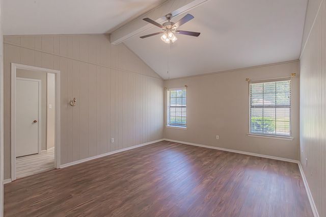 1015 Meadowlark Lane, Granbury, TX 76048