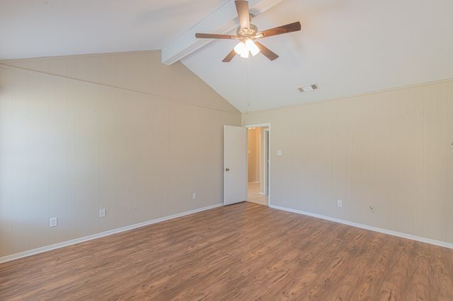 1015 Meadowlark Lane, Granbury, TX 76048