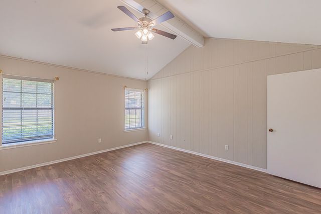 1015 Meadowlark Lane, Granbury, TX 76048