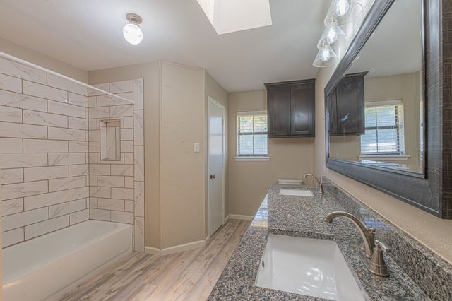 1015 Meadowlark Lane, Granbury, TX 76048