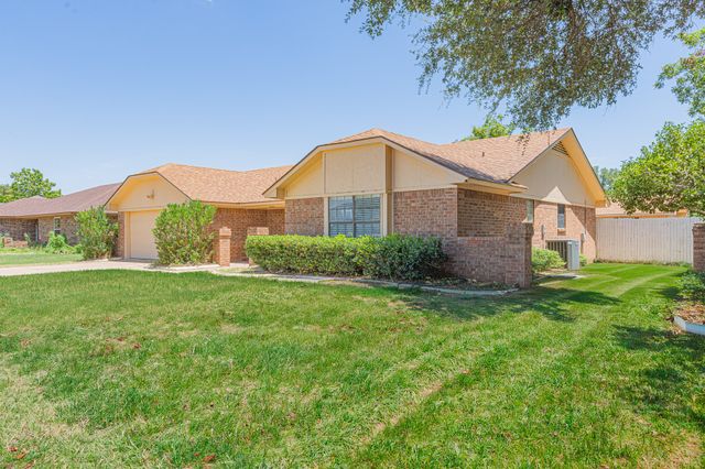 1015 Meadowlark Lane, Granbury, TX 76048