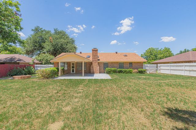 1015 Meadowlark Lane, Granbury, TX 76048