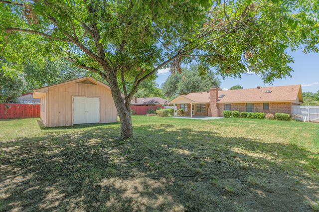 1015 Meadowlark Lane, Granbury, TX 76048
