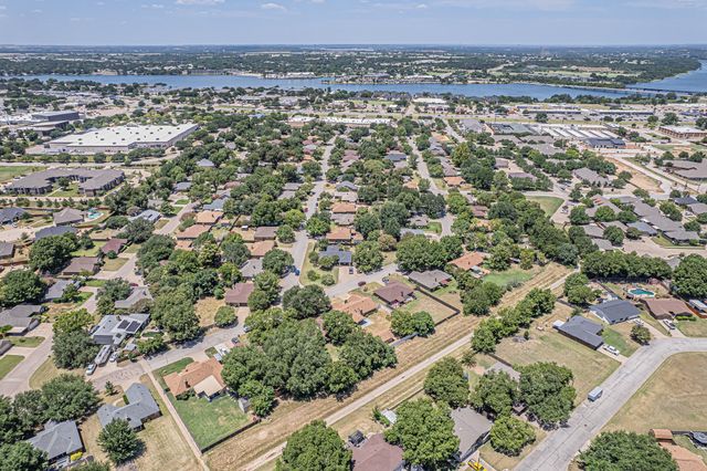 1015 Meadowlark Lane, Granbury, TX 76048