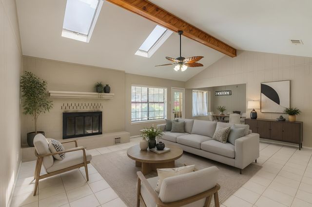 1015 Meadowlark Lane, Granbury, TX 76048