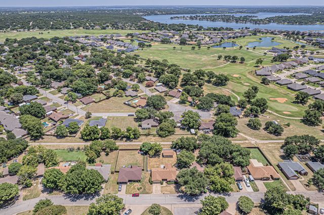 1015 Meadowlark Lane, Granbury, TX 76048