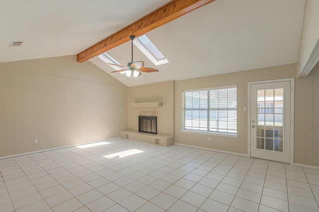 1015 Meadowlark Lane, Granbury, TX 76048