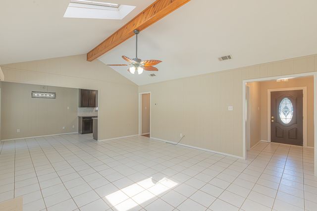 1015 Meadowlark Lane, Granbury, TX 76048
