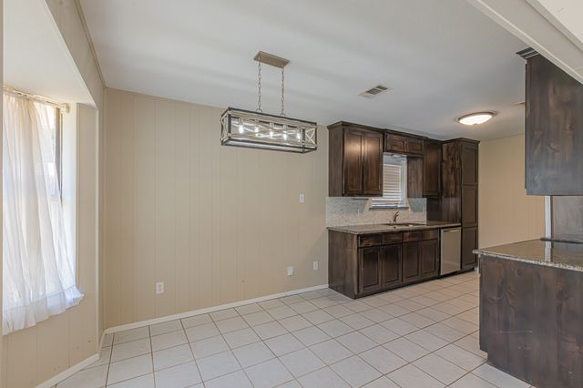 1015 Meadowlark Lane, Granbury, TX 76048
