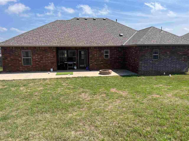 33 Blue Meadow, Elgin, OK 73538