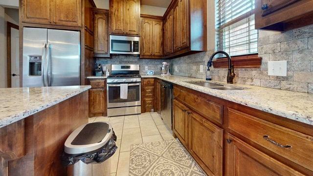 33 Blue Meadow, Elgin, OK 73538