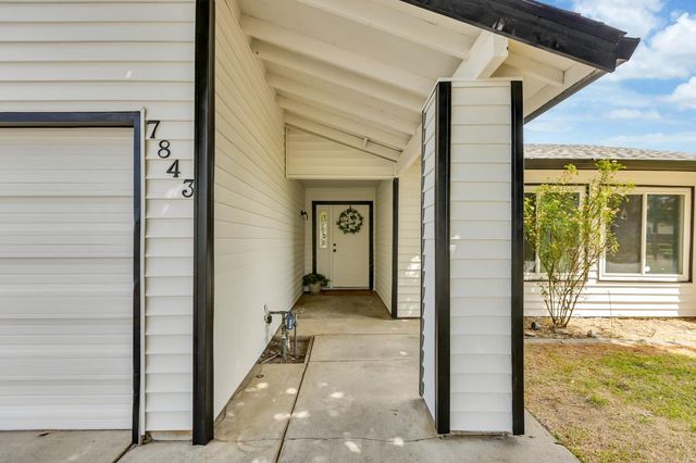 7843 Deer Creek Dr, Sacramento, CA 95823