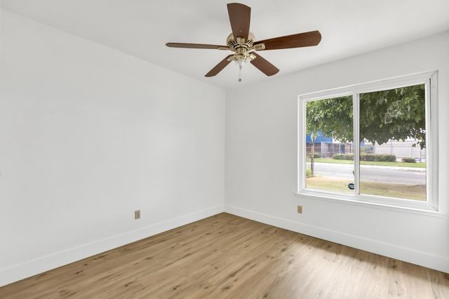 7843 Deer Creek Dr, Sacramento, CA 95823