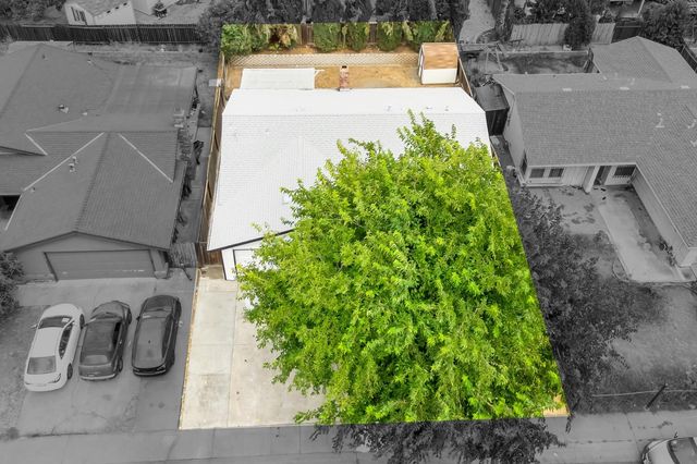 7843 Deer Creek Dr, Sacramento, CA 95823