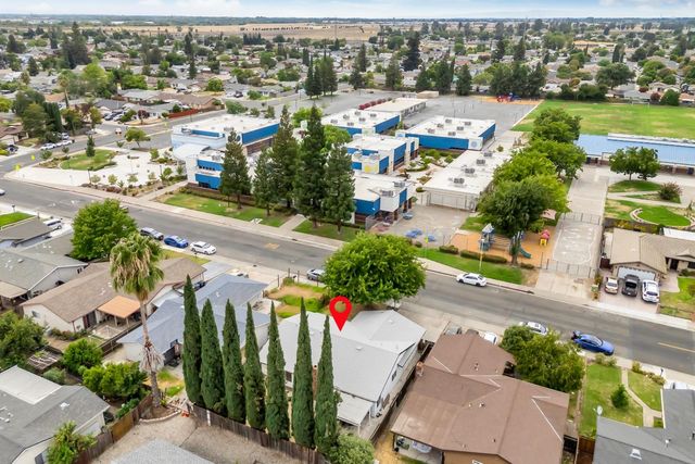 7843 Deer Creek Dr, Sacramento, CA 95823