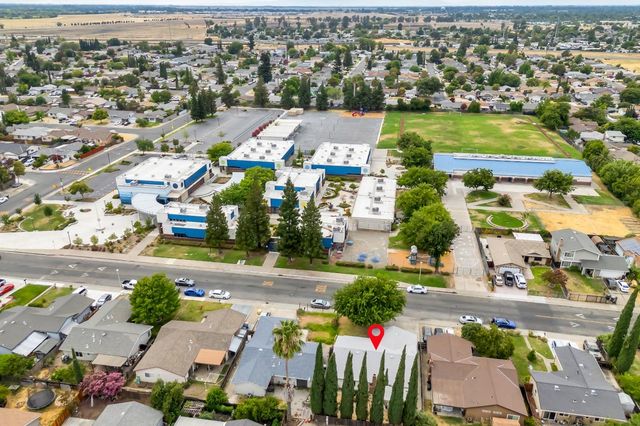 7843 Deer Creek Dr, Sacramento, CA 95823