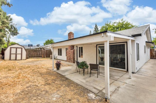 7843 Deer Creek Dr, Sacramento, CA 95823