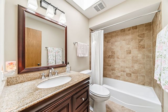 13764 W Deervalley Drive, Homer Glen, IL 60491
