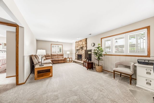 13764 W Deervalley Drive, Homer Glen, IL 60491