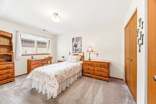 13764 W Deervalley Drive, Homer Glen, IL 60491