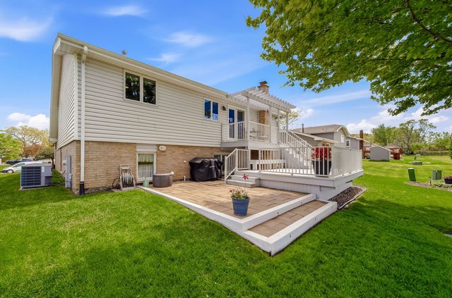 13764 W Deervalley Drive, Homer Glen, IL 60491