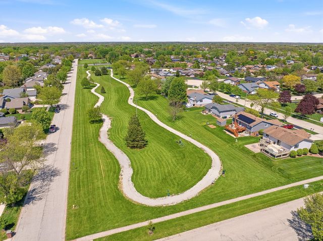 13764 W Deervalley Drive, Homer Glen, IL 60491