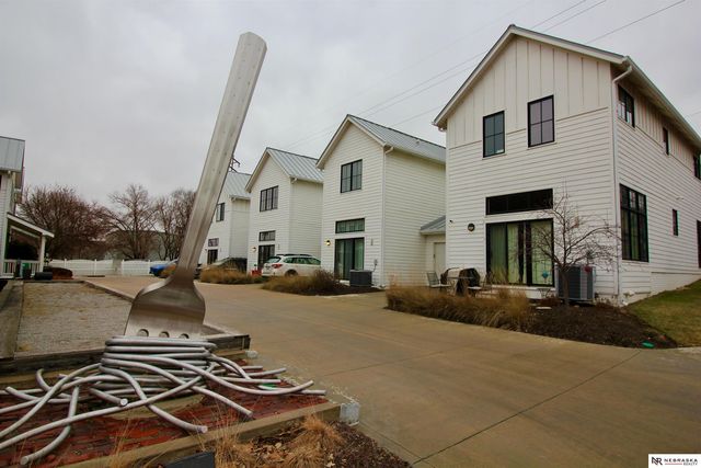 618 Pierce Street, Omaha, NE 68108