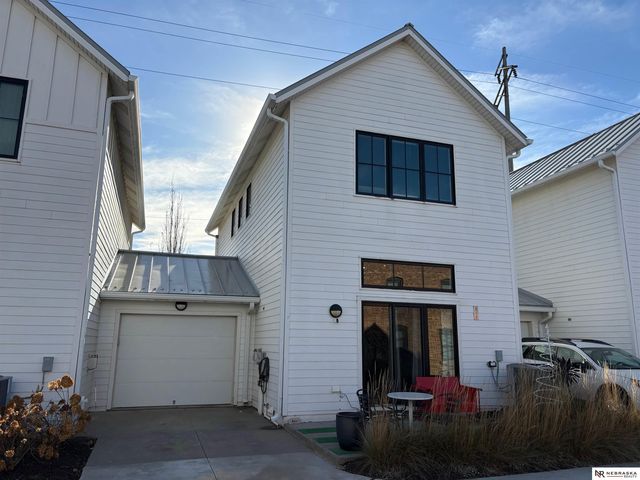 618 Pierce Street, Omaha, NE 68108