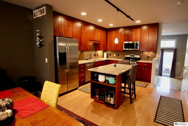 618 Pierce Street, Omaha, NE 68108