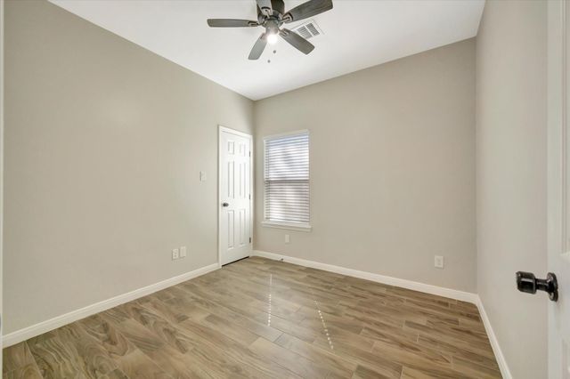 904 W Sealy Street A, Alvin, TX 77511