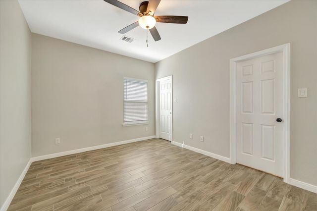 904 W Sealy Street A, Alvin, TX 77511