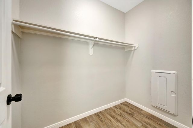 904 W Sealy Street A, Alvin, TX 77511