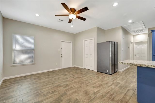 904 W Sealy Street A, Alvin, TX 77511