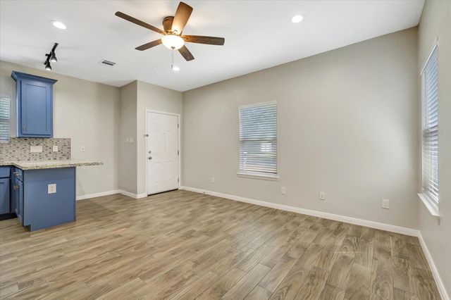904 W Sealy Street A, Alvin, TX 77511