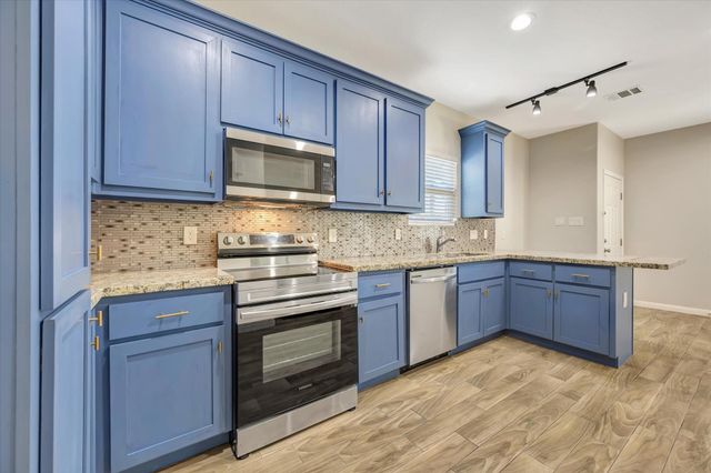 904 W Sealy Street A, Alvin, TX 77511