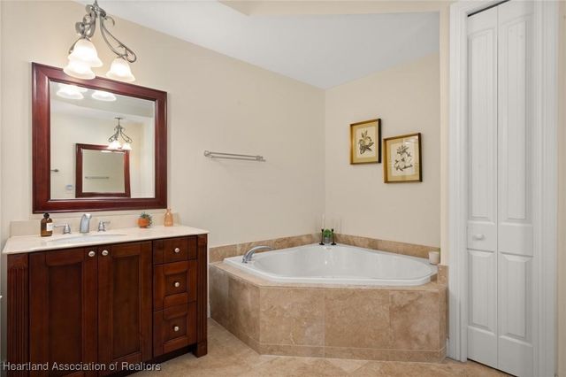 2351 Lakeview Drive 403, Sebring, FL 33870