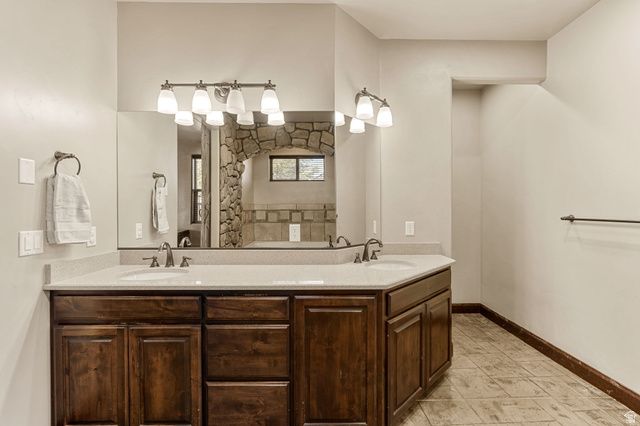 1045 W SAPPHIRE, Diamond Valley, UT 84770