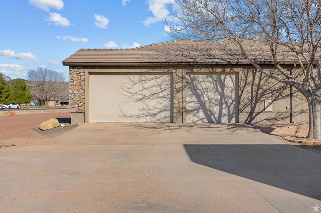 1045 W SAPPHIRE, Diamond Valley, UT 84770